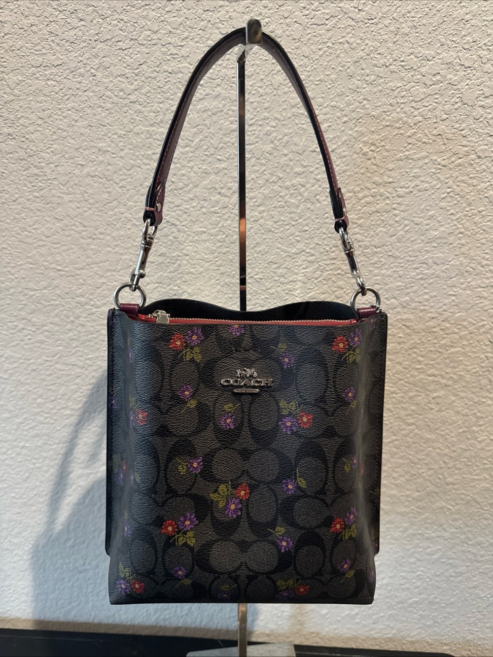 Coach Mollie Bucket Shoulder Bag 22 in Signature Country Floral Print RARE